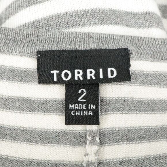 Torrid Sweater 2 Plus Size 2X Gray Ivory Stripe Ruched Side Hem Pullover Coastal - Picture 3 of 14